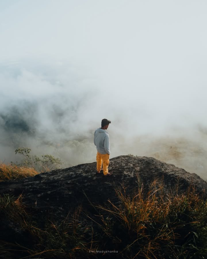 අලගල්ලේ කන්ද උඩ ඉර උදා වෙද්දී