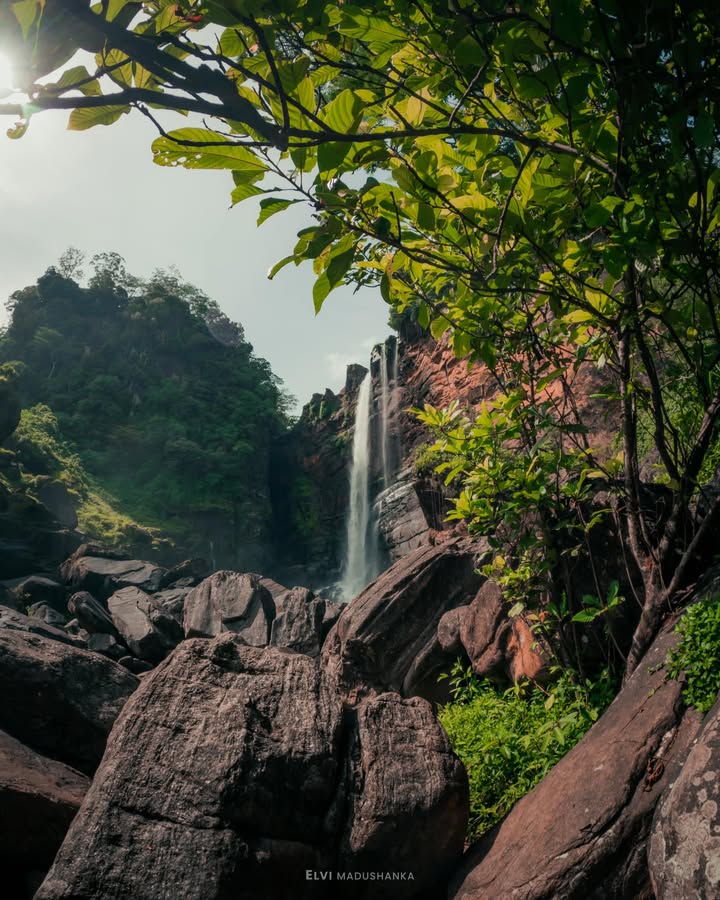 ලක්ෂපාන ඇල්ල තව ටිකක් ලගට :ද