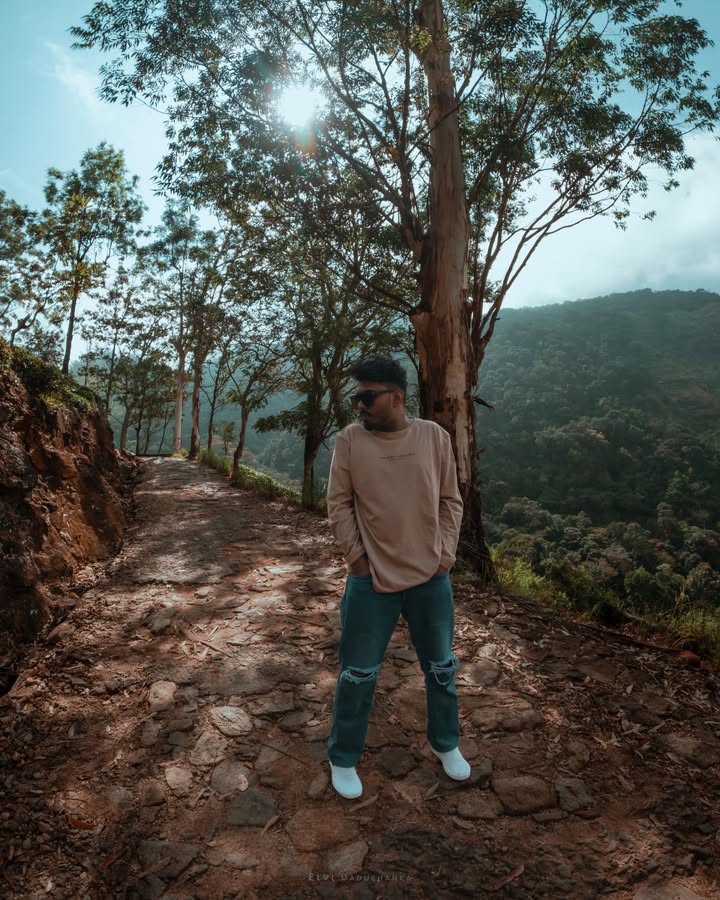 යන පාර දිගේ කුරුණෑගල ඉදන් ආව යාළුවෙක් <3