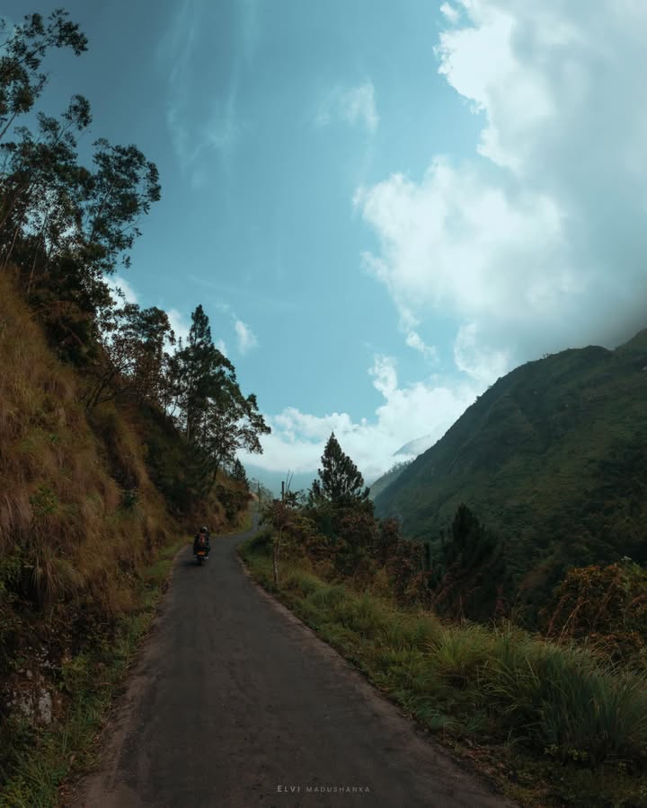 බෙන්ඩ් එකට යන පාර.