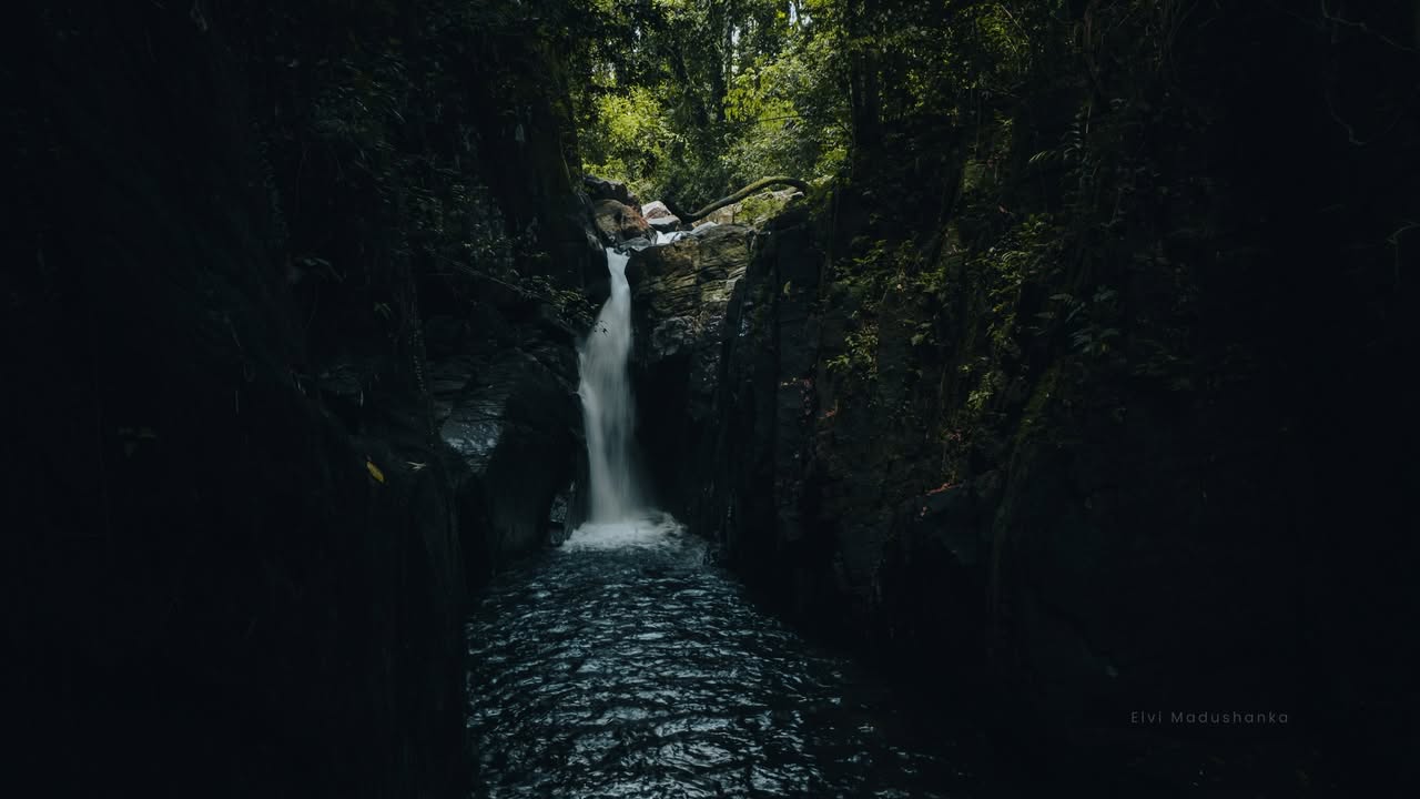 බුදුමාලෝක දීය ඇල්ල