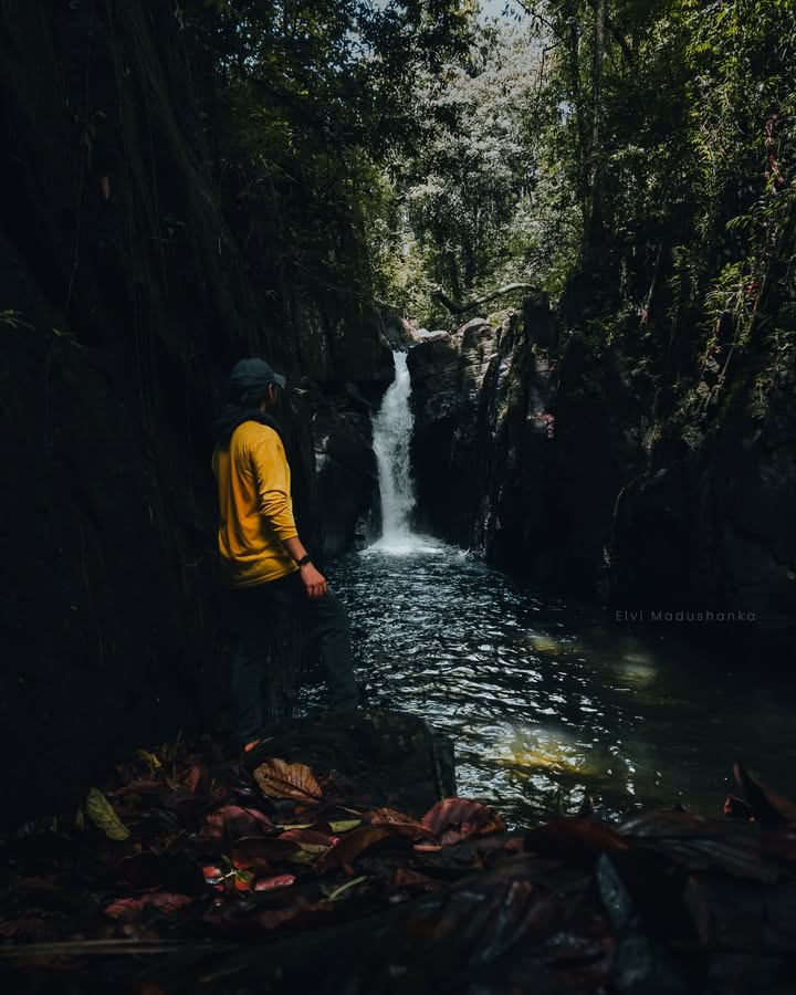 බුදුමාලෝක දීය ඇල්ල