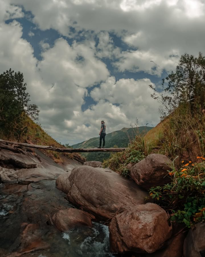 සමහර ගමන් තිබුනා සිකුරාදා වැඩ ඇරිලා, කෙලින්ම කොටුවට ගිහින් නයිට් මේල් එකේ