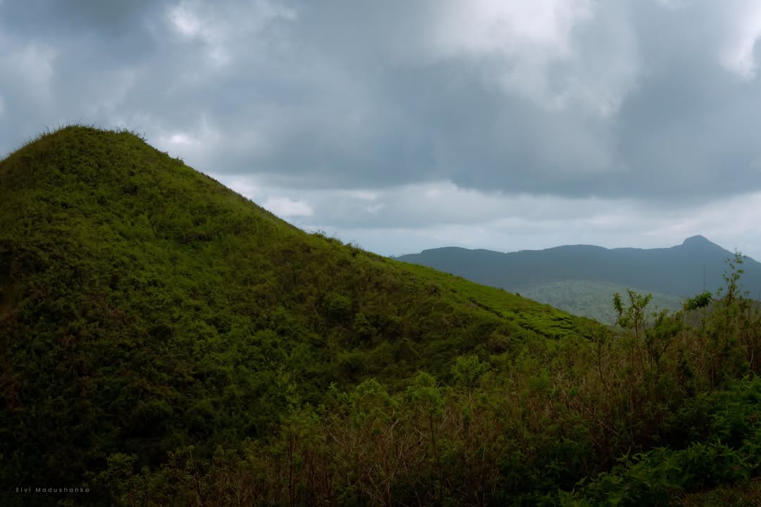 කෑලෑබොක්කට ගියාම තව peak එකක් තියෙනවා එකටත් නගින්න පුළුවන්.