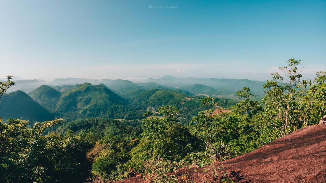 කන්ද නගිද්දී පෙන කදු ටික