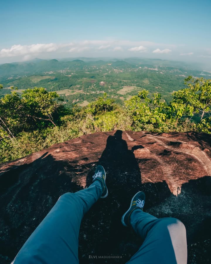 අවිස්සාවේල්ල පැත්ත