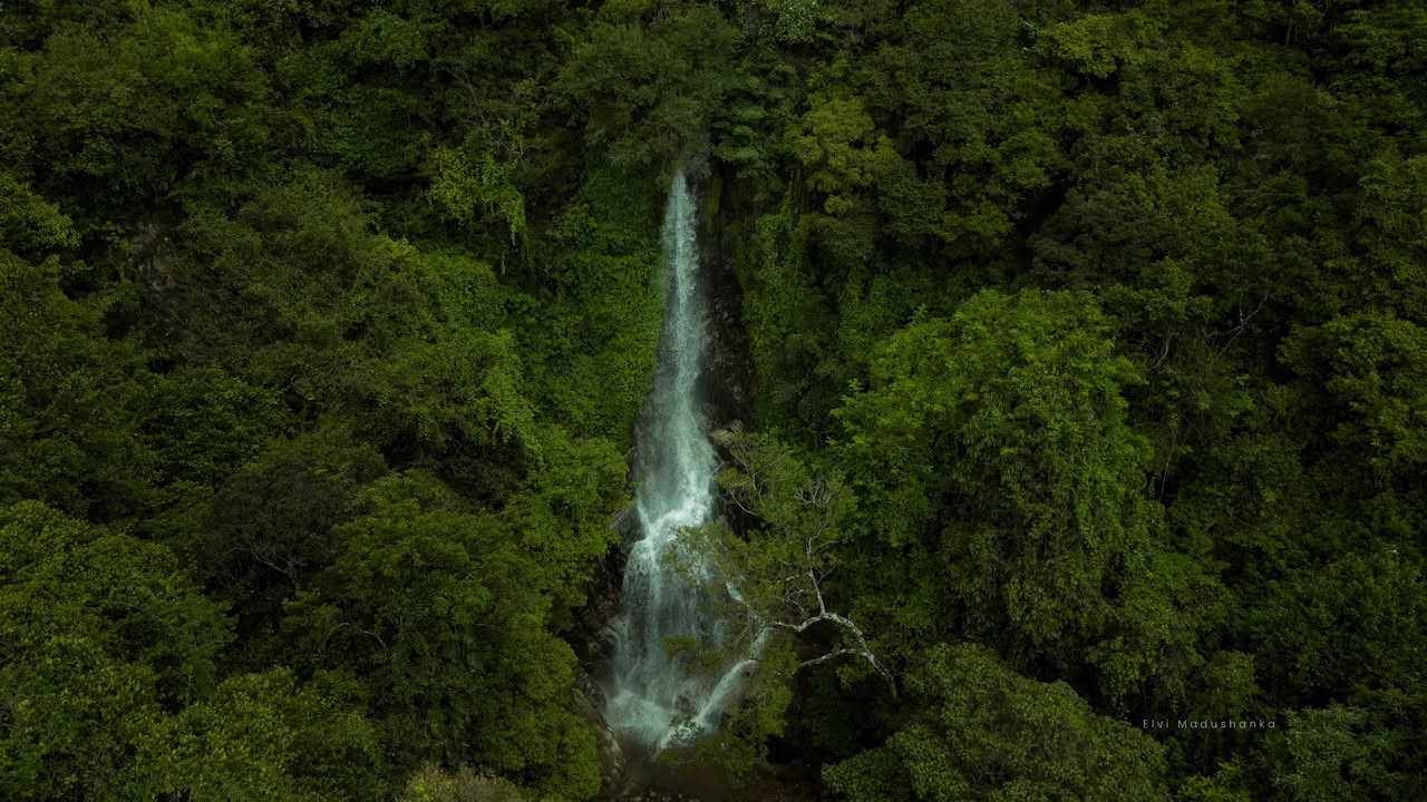 කටුවැරැල්ල දිය ඇල්ල drone එකෙන් බලද්දී