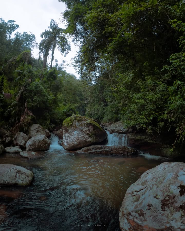 බොල්තුඹේ ඇල්ල මුලින්ම හම්බෙන තැන,