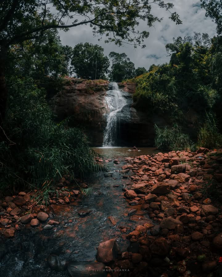 ඇ-ල්ලේ-වල දිය ඇල්ල බලන්ගොඩ ටවුන් එකට ලග