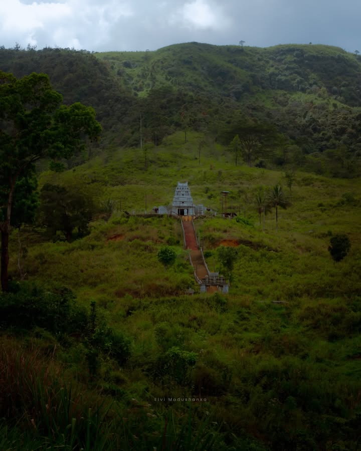 කෑලෑබොක්කට යද්දී හම්බෙන ලස්සන කෝවිලක්