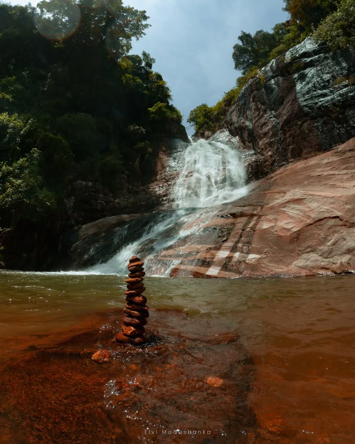 හාවරි ඇල්ල පාමුලට ගිහින්
