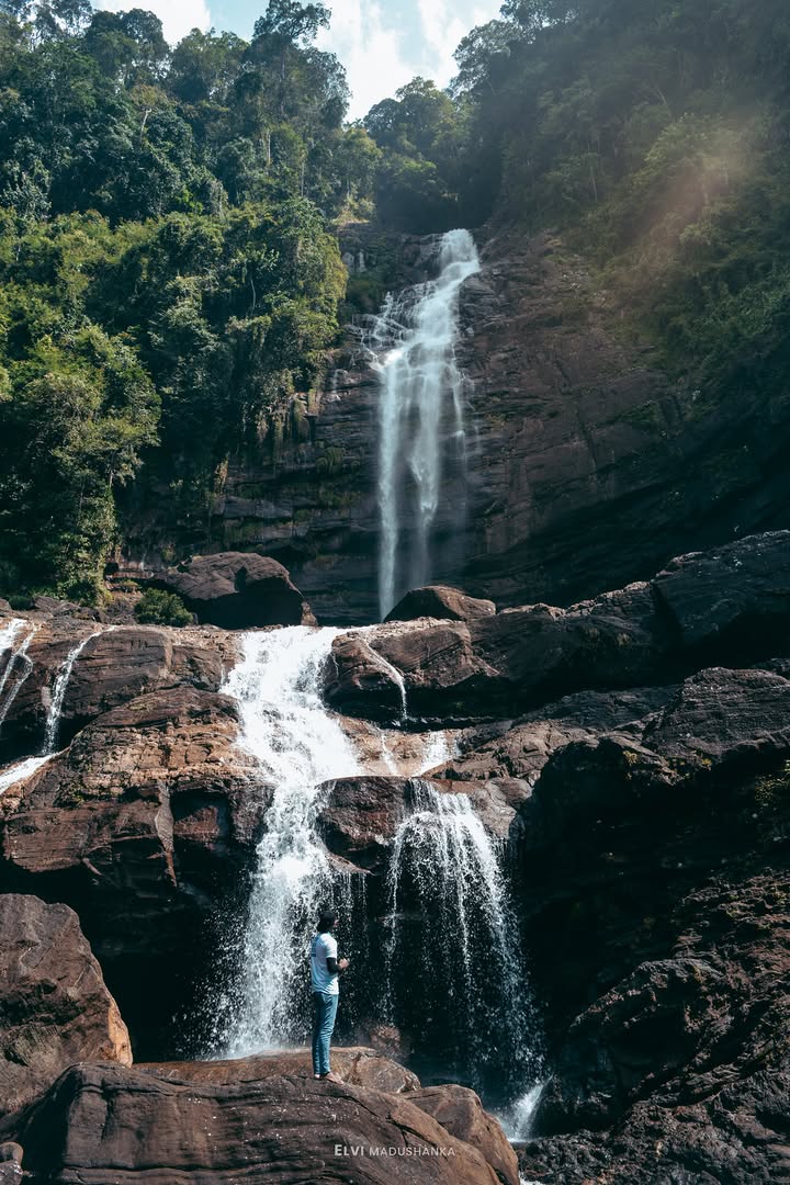 රත්නපුරේ තියෙන ලස්සනම දිය ඇලි වලින් එකක් මාපලාන ඇල්ල