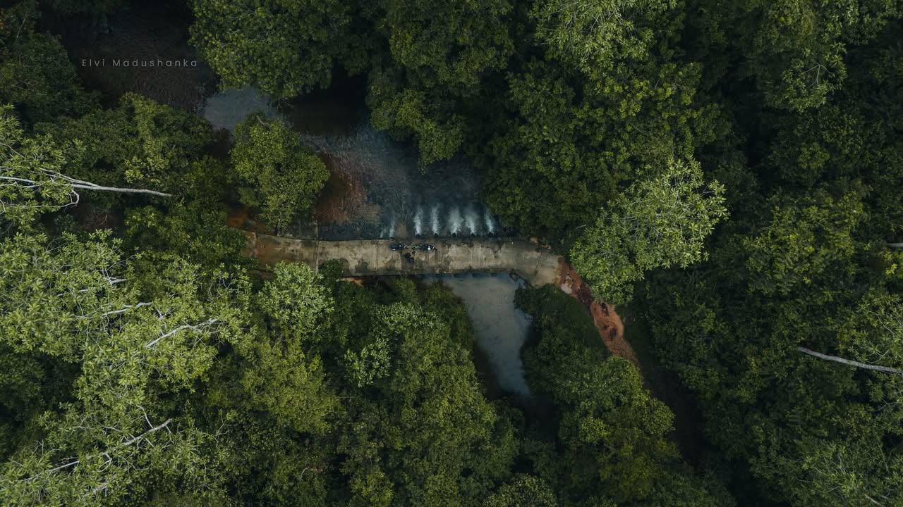 රූණකන්ද රක්ශිතේ ඇතුලේ