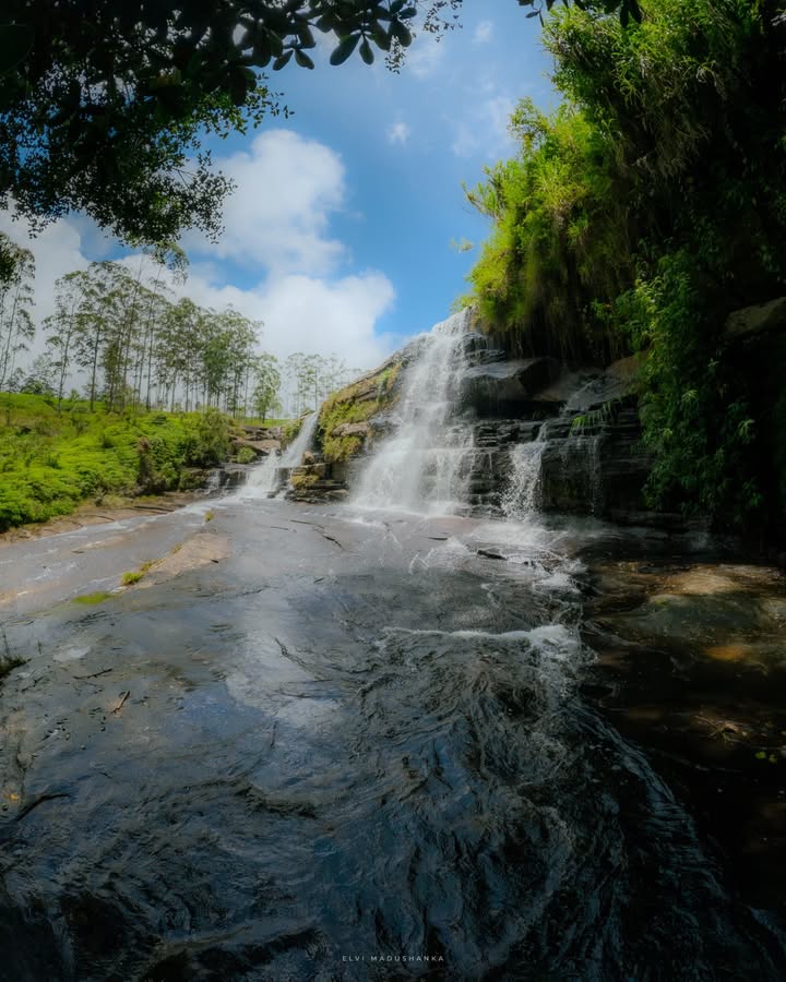 Upper Fairlawn ඇල්ල