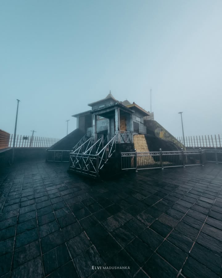 මළුවේ උදේ 6ට විතර රත්නපුර පාරෙන් එද්දී